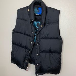 - EUC  BLACK TRUE RELIGION PUFFY VEST SIZE XL